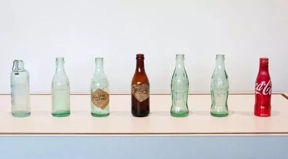 为什么可口可乐能靠一个玻璃瓶赚大钱？